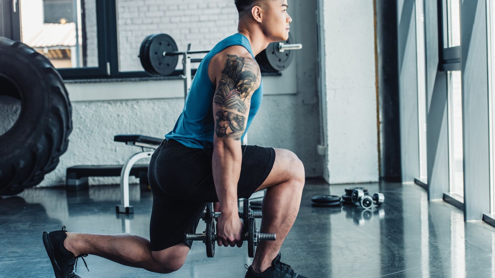 leg workout with dumbbell